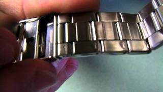 How To Easily Remove a Watch Link [upl. by Yekcin]