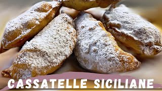 Cassatelle con la ricotta ricetta siciliana  ravioli dolci [upl. by Llevrac277]