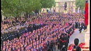 1000 Members of the Parachute Regiment Association Remembrance Sunday 2001 [upl. by Ayahc]