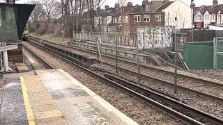 Southern Train to London Bridge at Birkbeck station [upl. by Mabel]