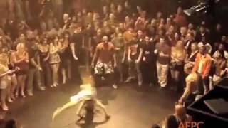 Best Fight Ever  Dramatic Capoeira Knockout [upl. by Ainej888]