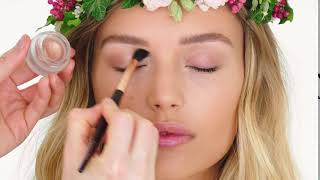 How to use Charlotte Tilbury Eyes To Mesmerise Cream Eyeshadow  Cosmetify [upl. by Neb]