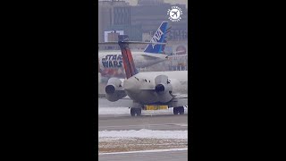 Boeing 717 thrust reverser action closeup [upl. by Shayla987]