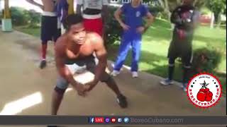 Peleador Callejero Cubano hace demostración de pegada ante el Equipo Nacional de Boxeo Cubano [upl. by Etireuqram283]